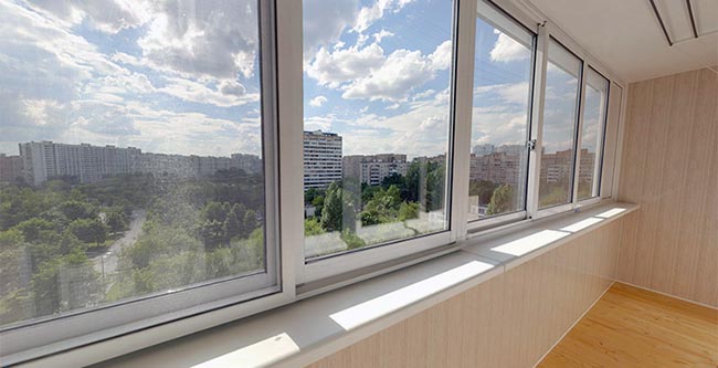 Чем застеклить балкон: ПВХ или алюминием Ступино
